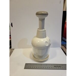 Pampered Chef Food Chopper #2585